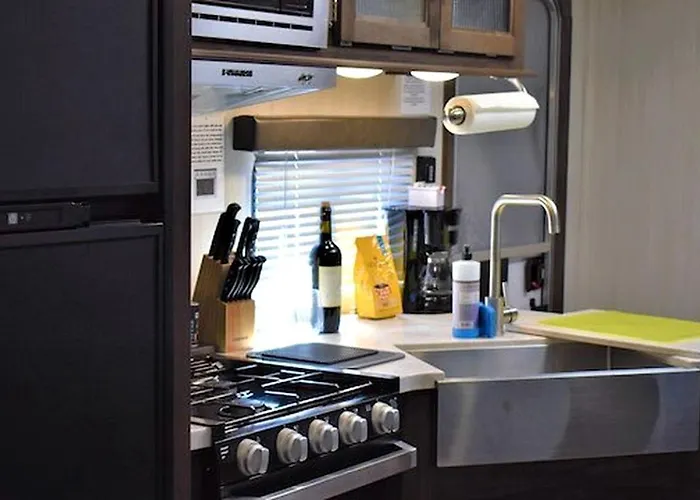 Spacious Family-friendly Rv With Private Deck, Firepit & Fully Equipped Kitchen Near Williams, Arizona * Williams